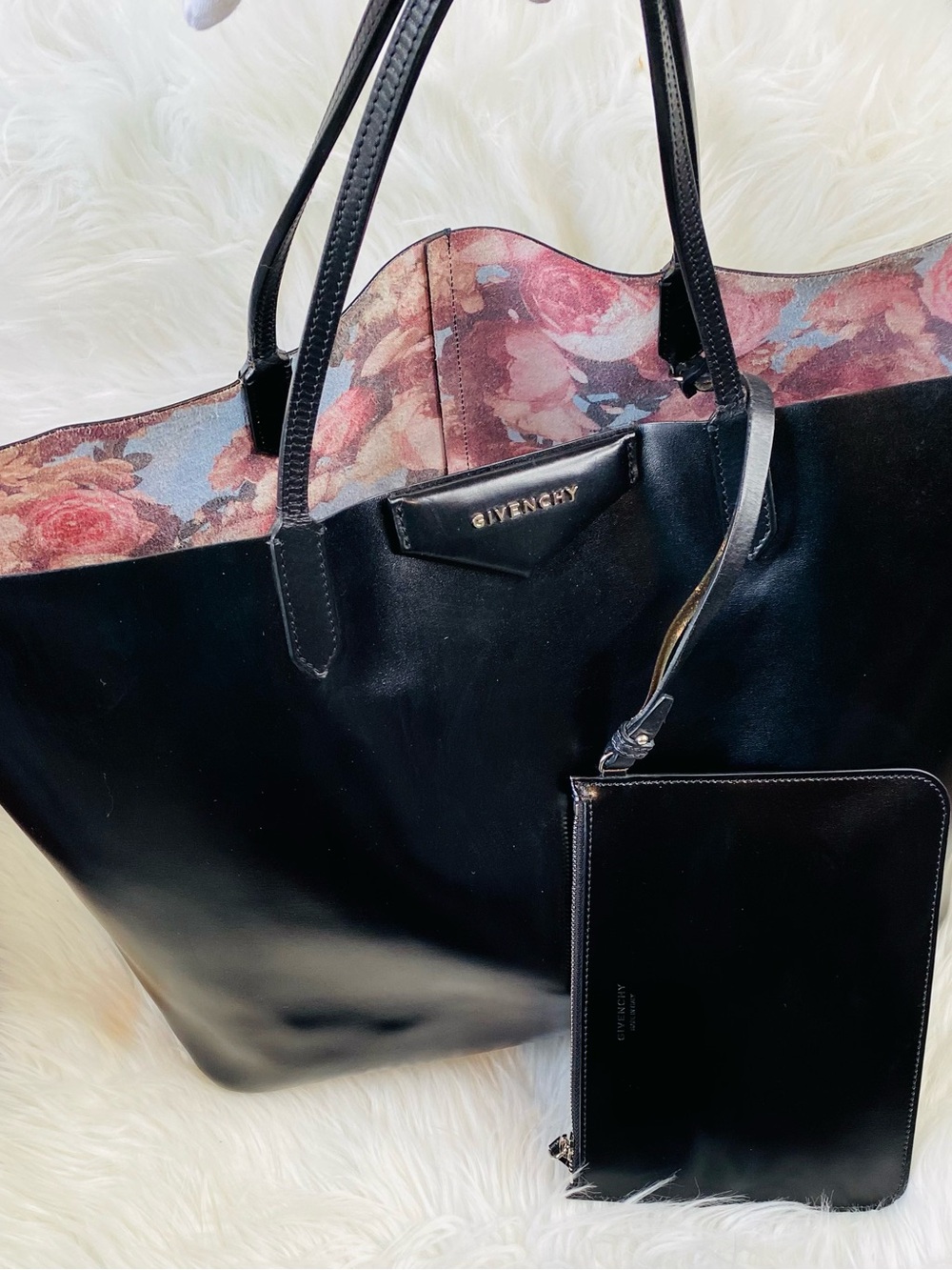Givenchy Antigona Large Black
Leather Tote Bag with Floral Interior & Dust Cover